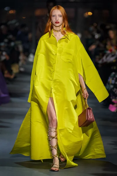 Look 11